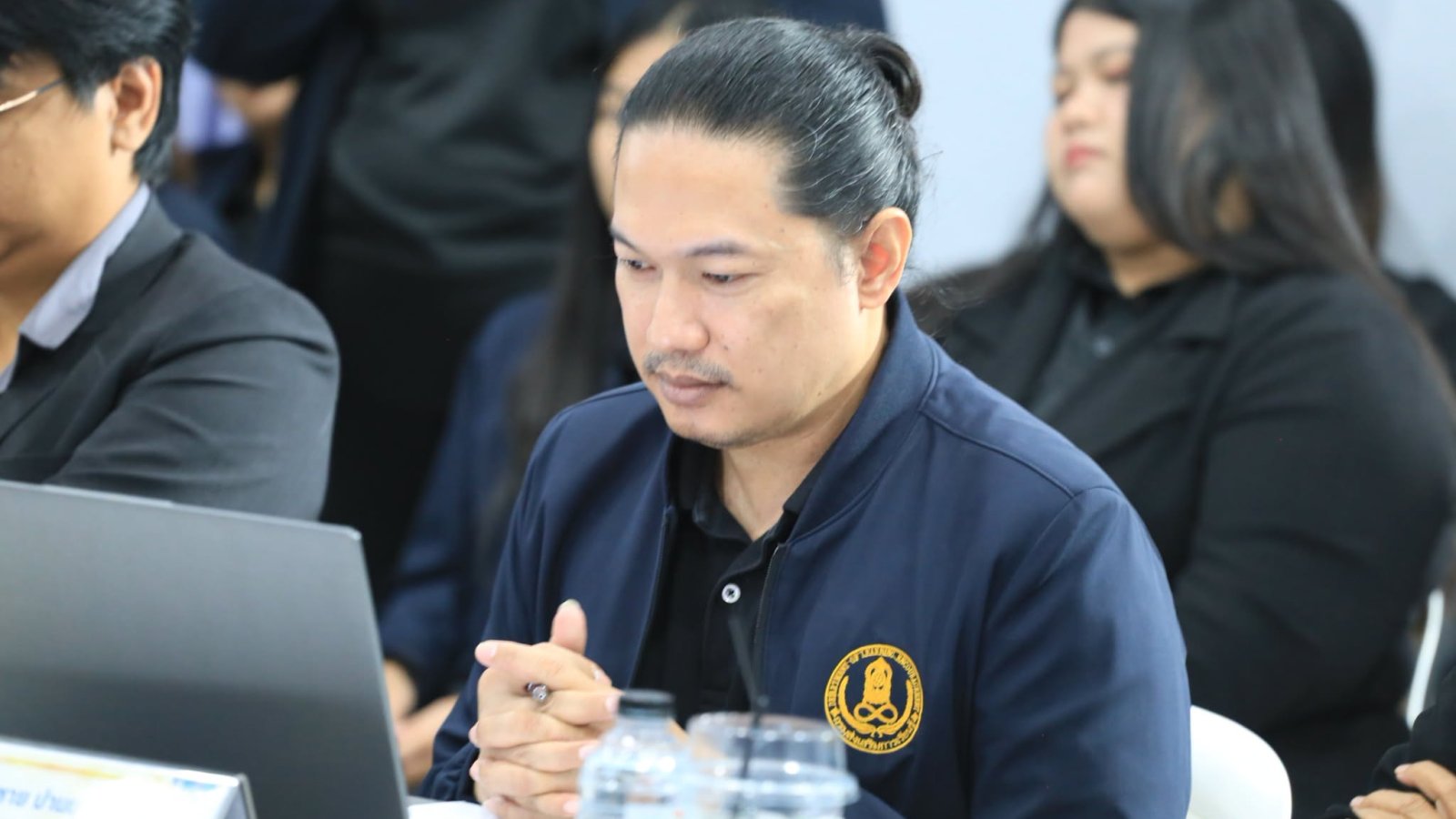 ประสานการประชุมสัมภาษณ์แนวทางการจัดการศึกษาเพื่อสร้างผลลัพธ์ที่พึงประสงค์ของการศึกษาตามมาตรฐานการศึกษาของชาติ