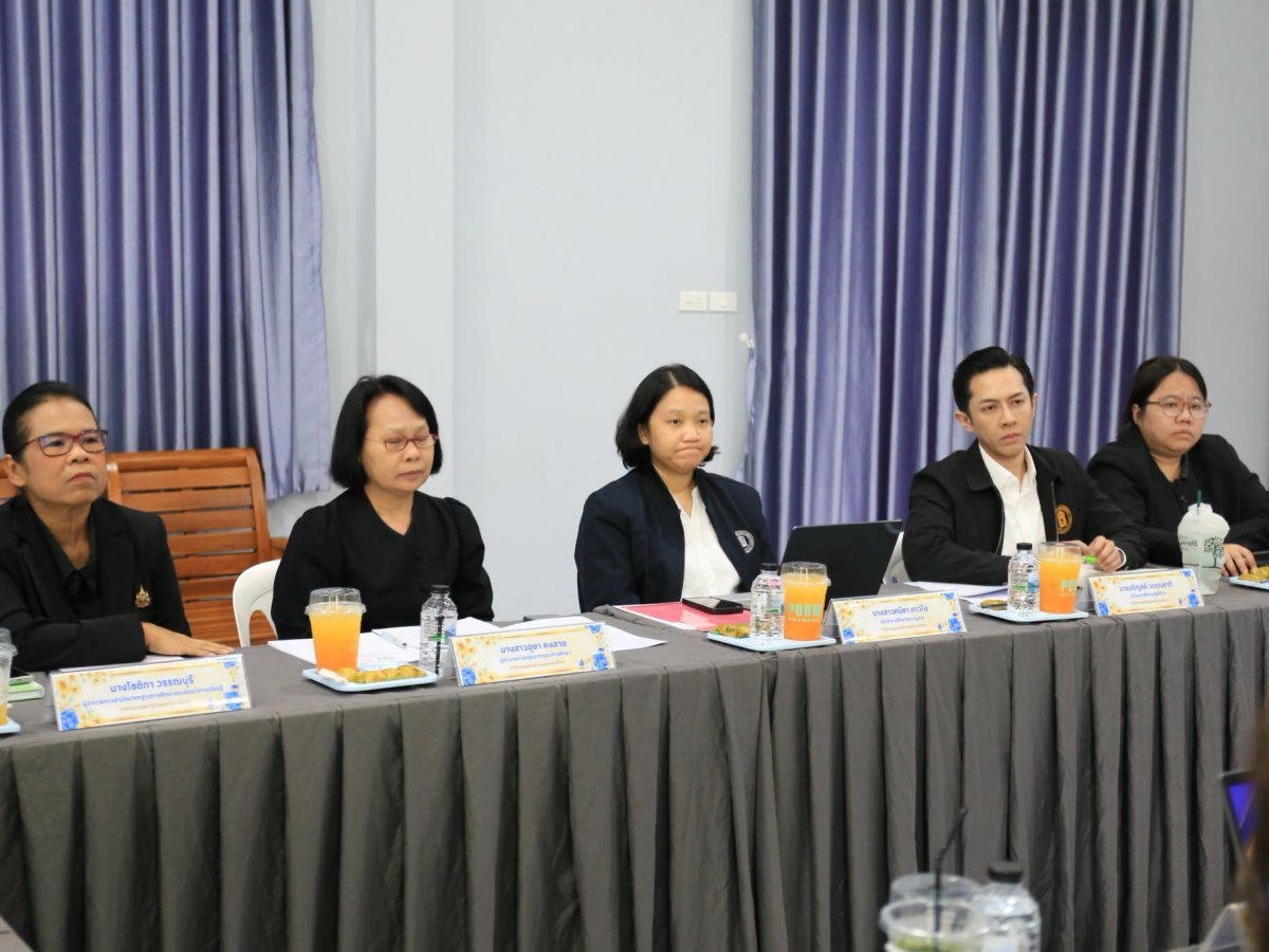 ประสานการประชุมสัมภาษณ์แนวทางการจัดการศึกษาเพื่อสร้างผลลัพธ์ที่พึงประสงค์ของการศึกษาตามมาตรฐานการศึกษาของชาติ